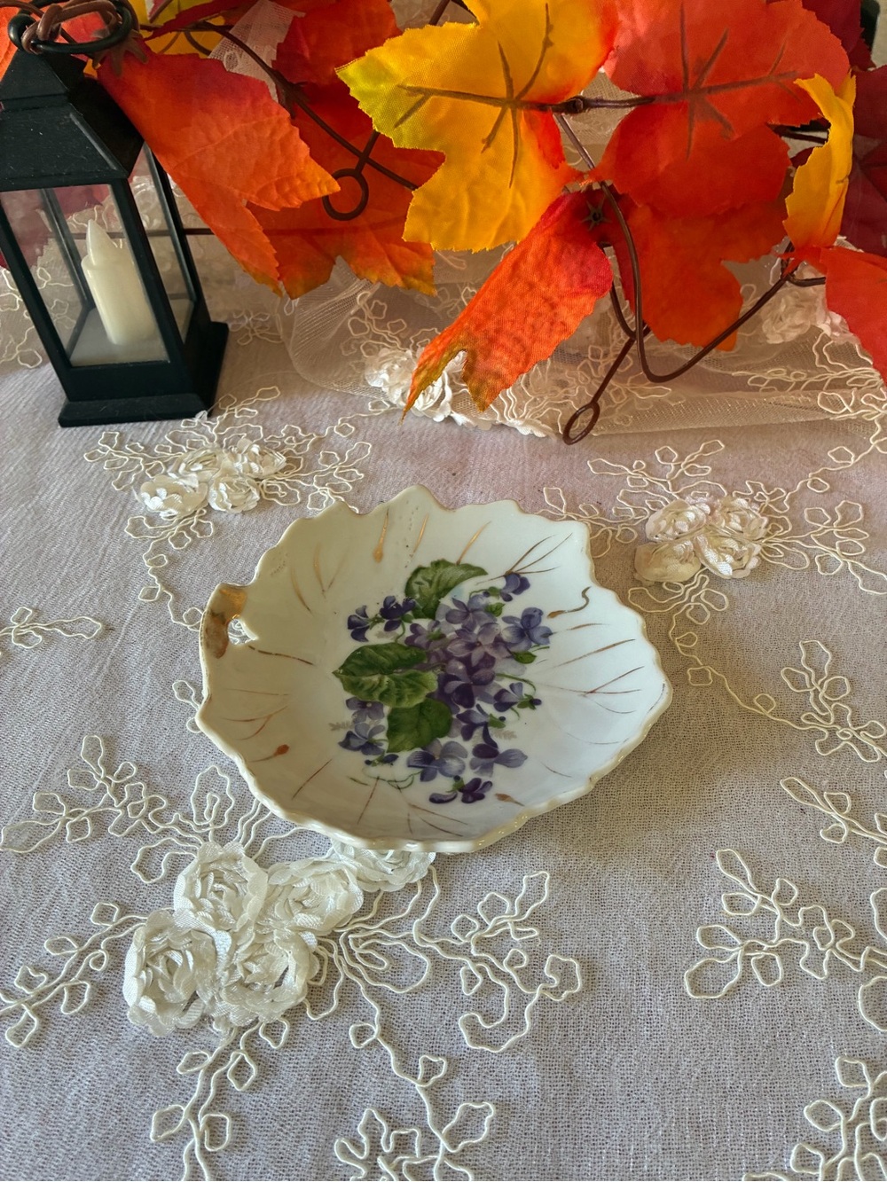 Porcelain floral dish
